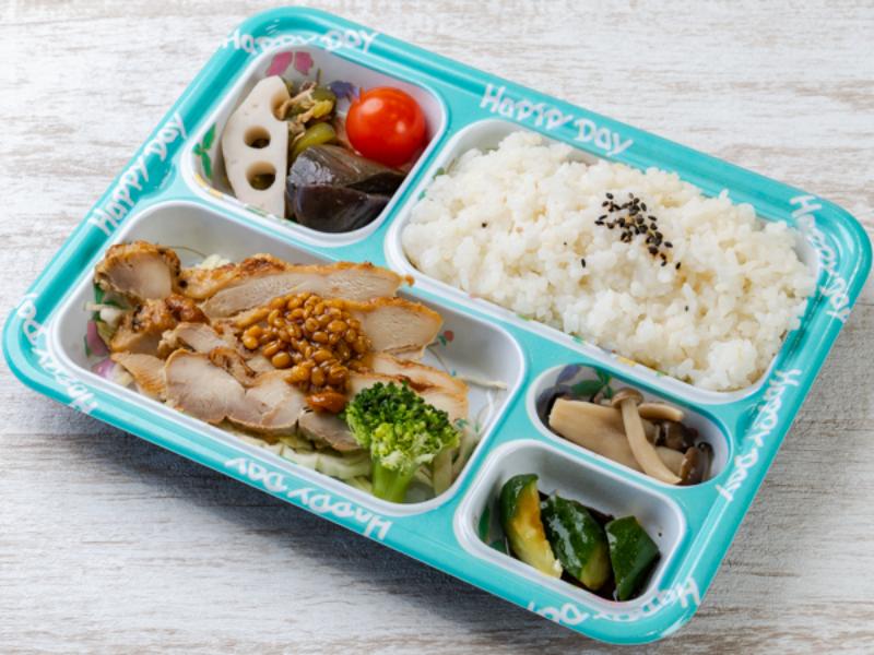 鶏肉のソテーもろみソースがけ弁当