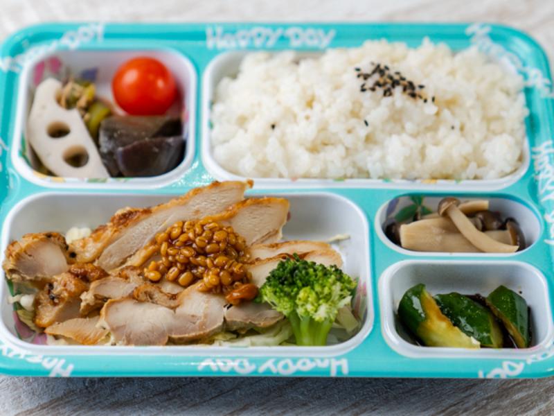 鶏肉のソテーもろみソースがけ弁当