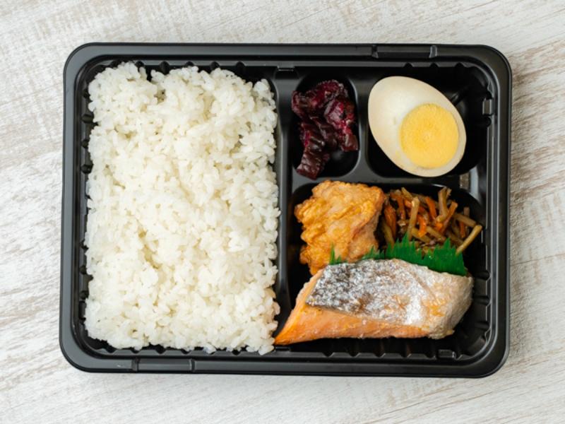 店長が焼いた甘塩銀鮭焼き弁当