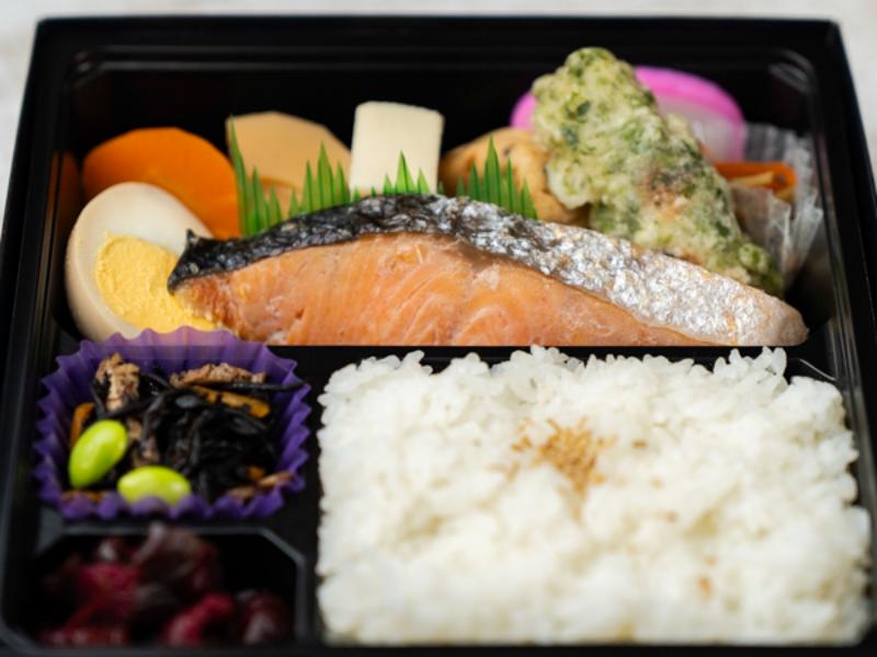 みやび弁当 銀鮭切り身焼き