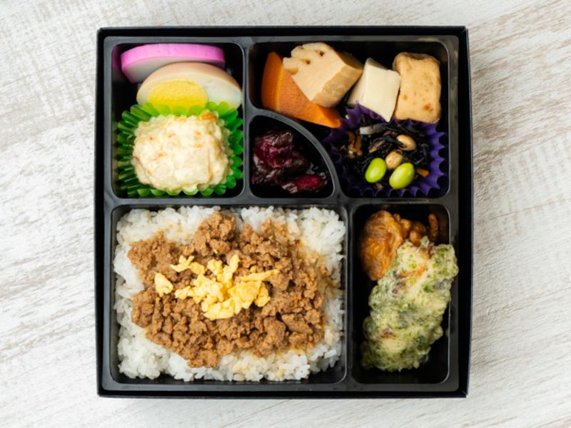 みやび弁当 鶏そぼろ