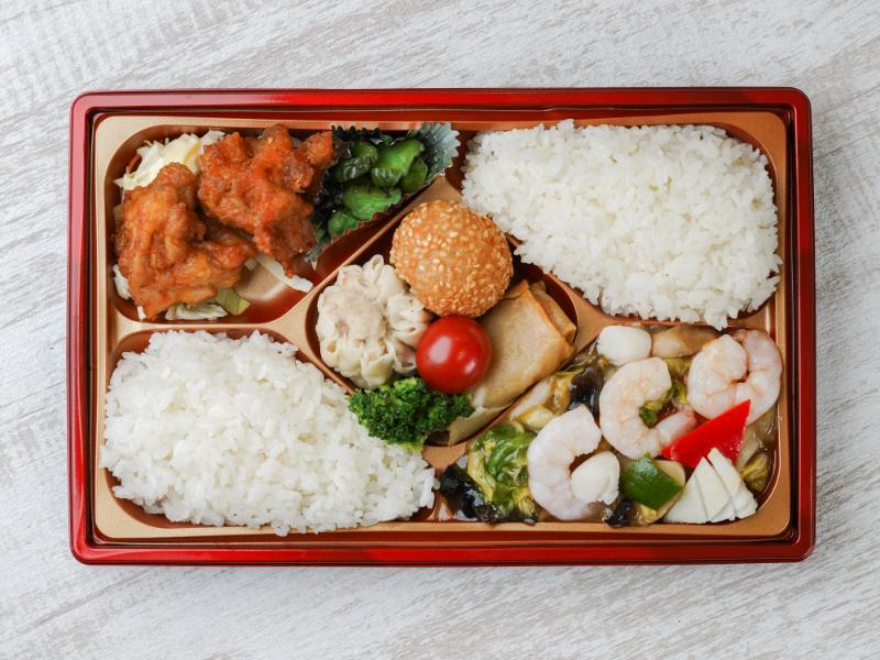 【豪華！】八宝菜＆特製唐揚げ弁当