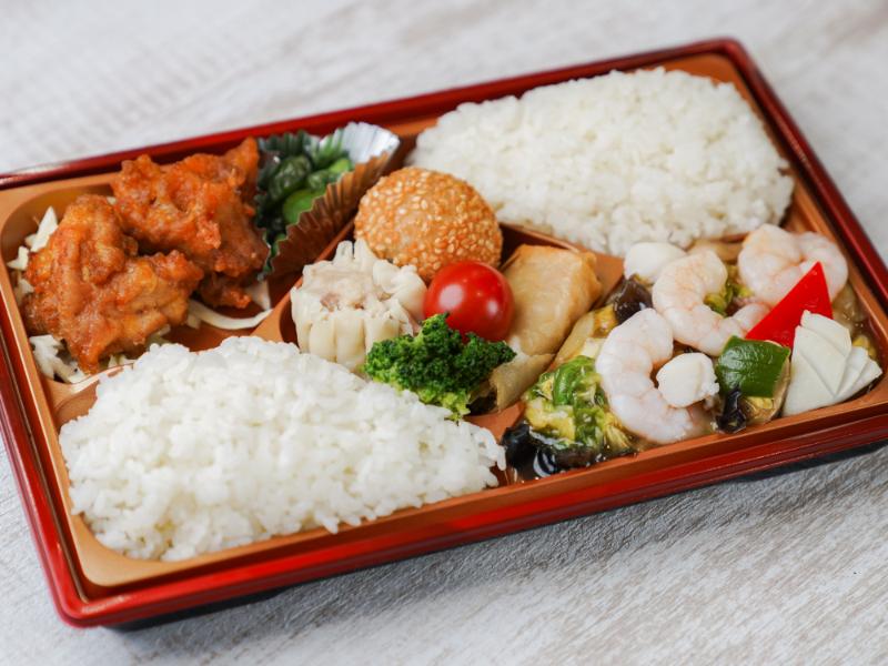 【豪華！】八宝菜＆特製唐揚げ弁当