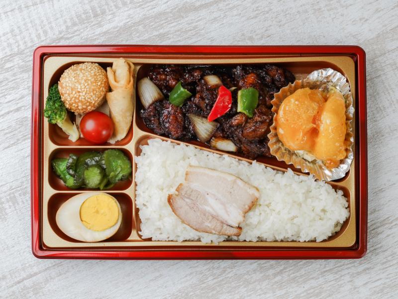 鶏の黒酢ソース＆エビマヨ弁当