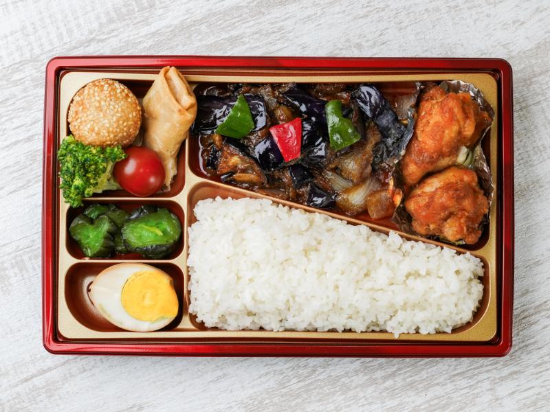 麻婆ナス＆特製唐揚げ弁当