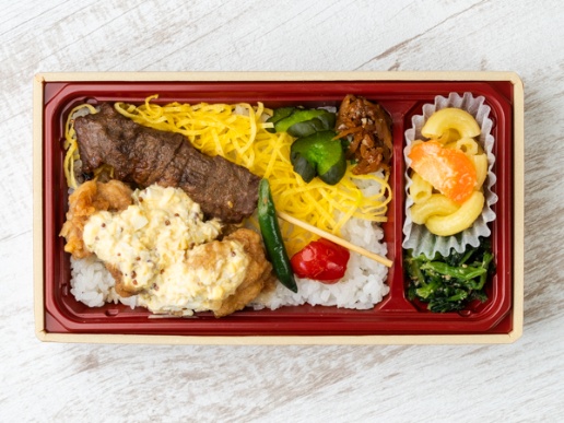 【炭火焼き牛串1本弁当】チキン南蛮