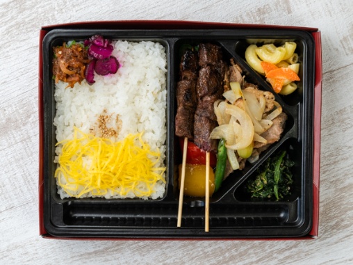 【炭火焼き牛串2本弁当】豚の生姜焼き