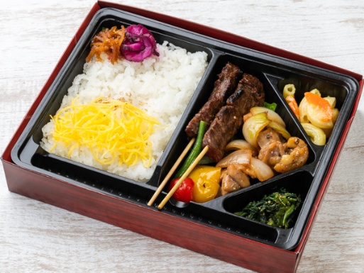 【炭火焼き牛串1本弁当】炭火焼き鶏の照り焼き